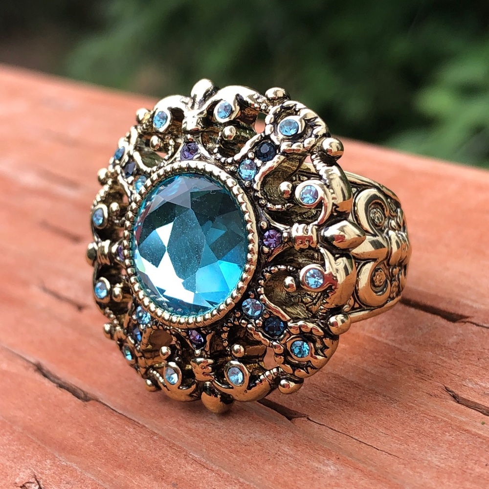 Heidi Daus SIZE 8 🆕 “How Suite It Is” Crystals Medallion ring
